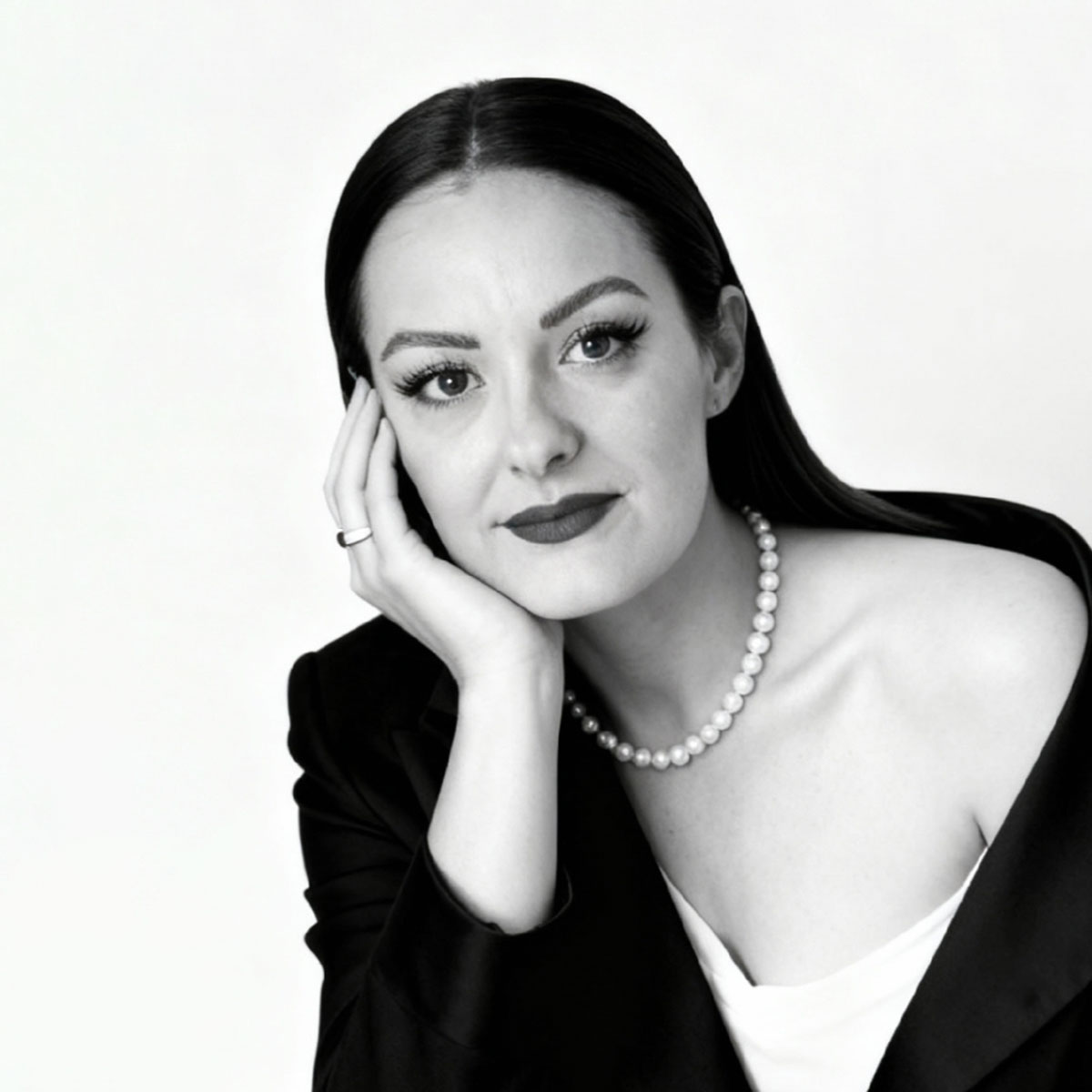 Jovana Ivanić Hello Pure Beauty Manikir Pedikir Lash & Brow Lift Beograd Zemun